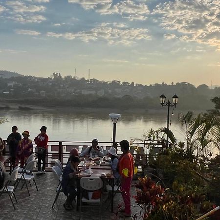 Day Waterfront Hotel Chiang Khong Exterior foto