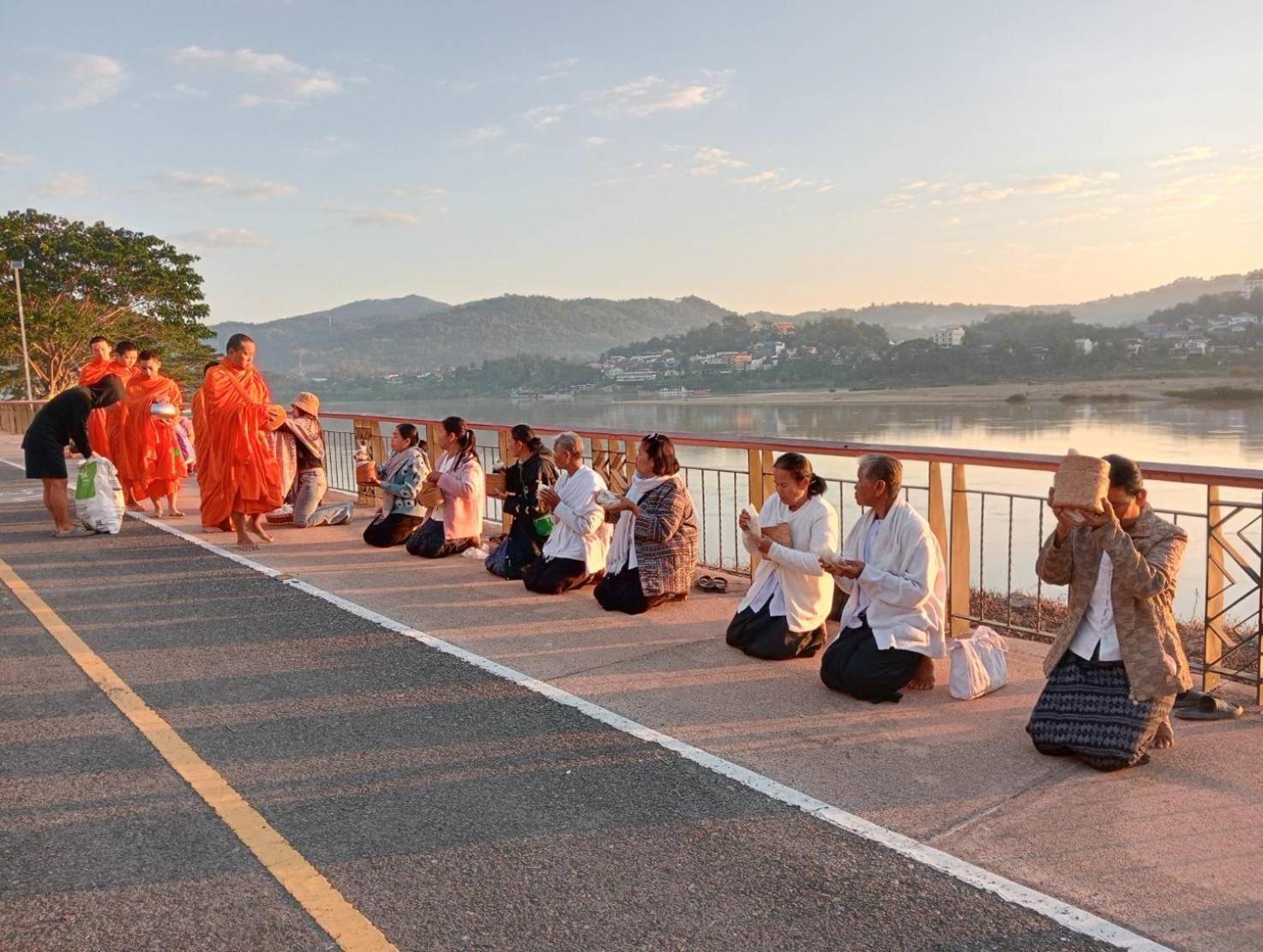 Day Waterfront Hotel Chiang Khong Exterior foto