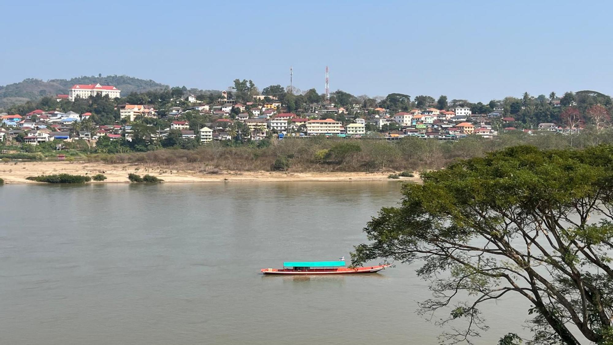 Day Waterfront Hotel Chiang Khong Exterior foto