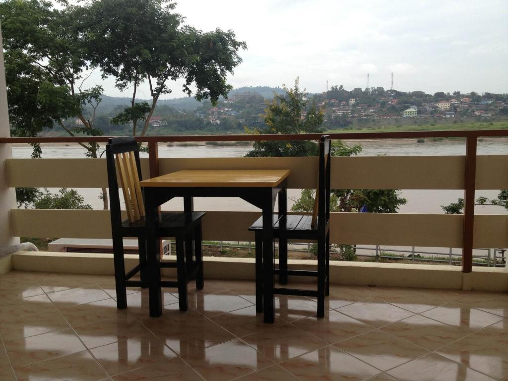 Day Waterfront Hotel Chiang Khong Exterior foto