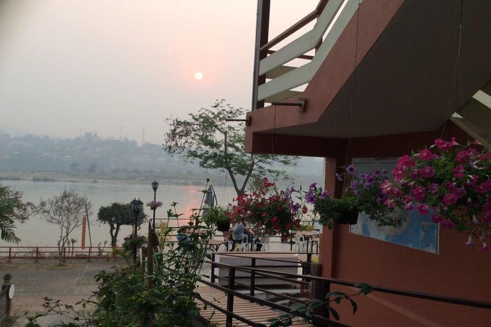 Day Waterfront Hotel Chiang Khong Exterior foto