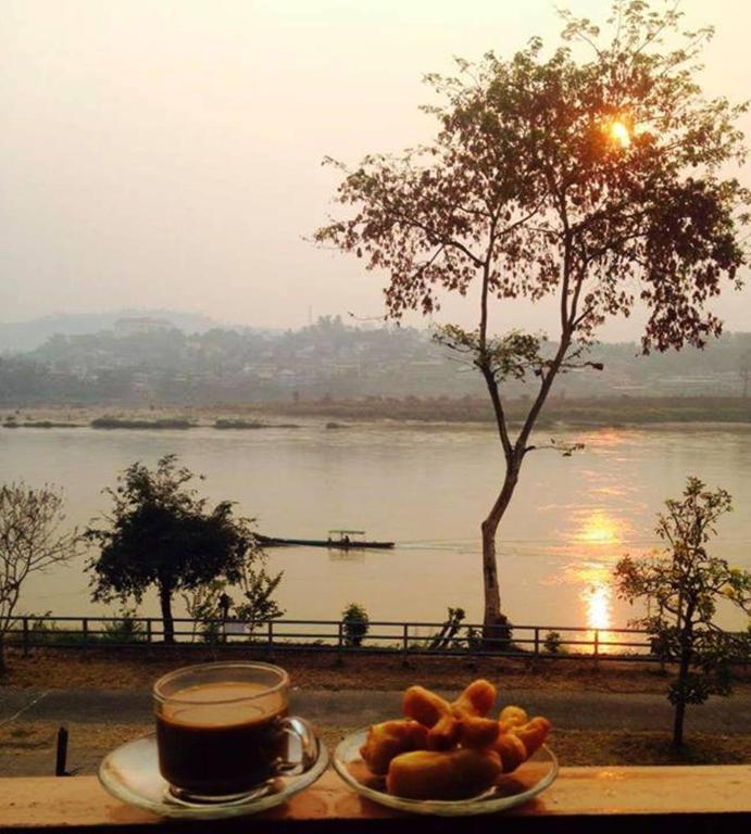 Day Waterfront Hotel Chiang Khong Exterior foto